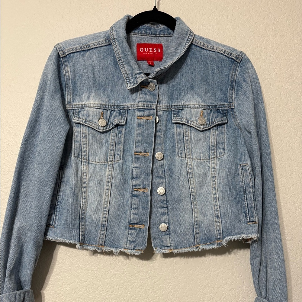 Guess Light Blue Cropped Denim Jacket. Lightweight, Cotton, Viscose. Very Comfy.